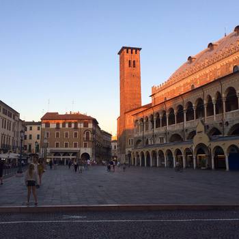 #tramonto in #piazza a #Padova #red #igerspadova