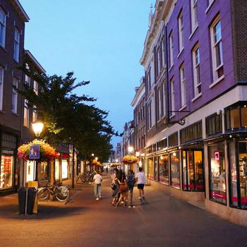Walking in #Delft, warm and bright night  #holland